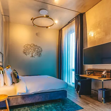 Four Elements Hotel