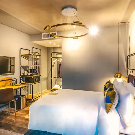 ホテル Four Elements