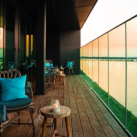 Four Elements Hotell 4*